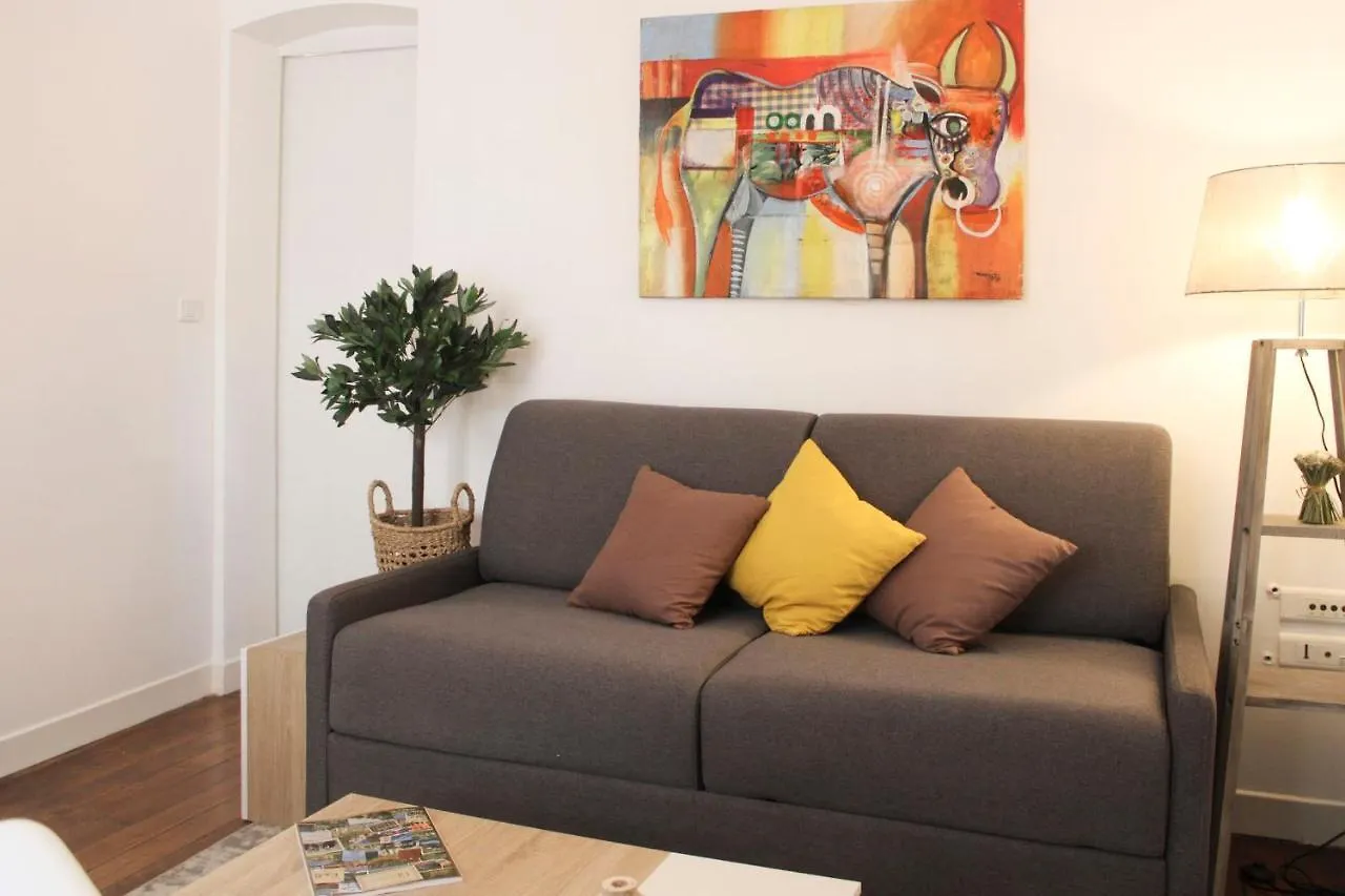 Cozy And Practical Cocoon At The Heart Of Paris Apartment