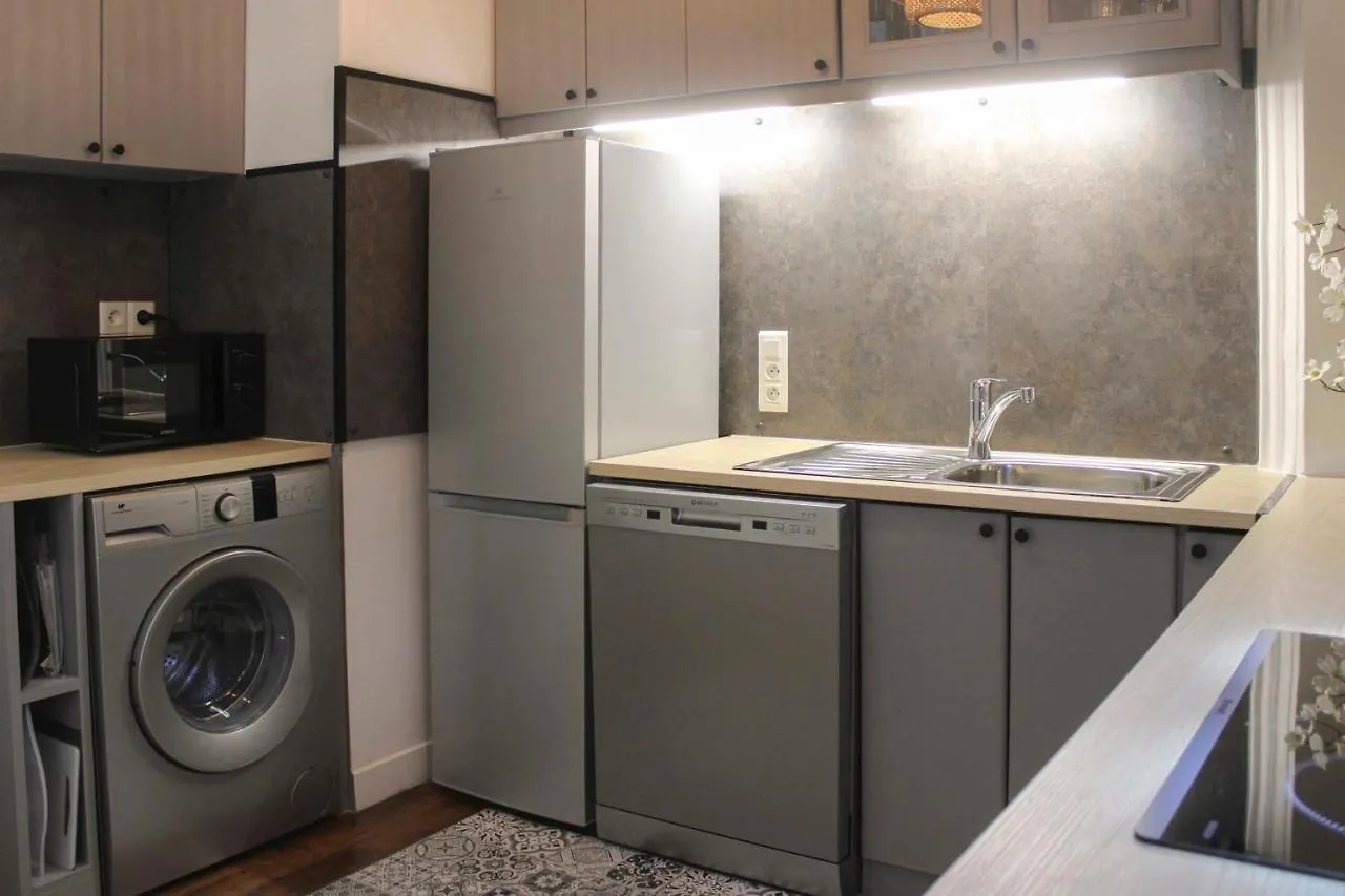 Cozy And Practical Cocoon At The Heart Of Paris Apartment