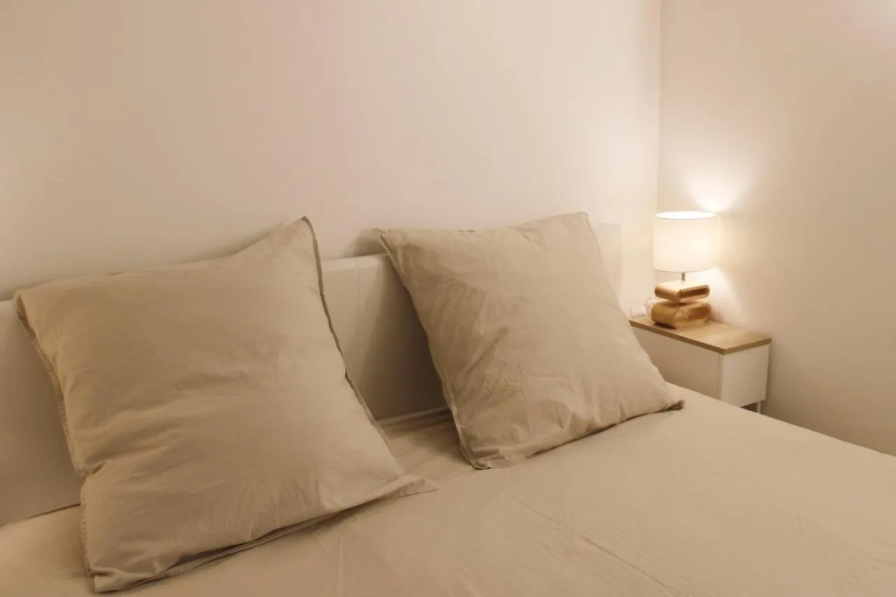 Cozy And Practical Cocoon At The Heart Of Paris Apartment France